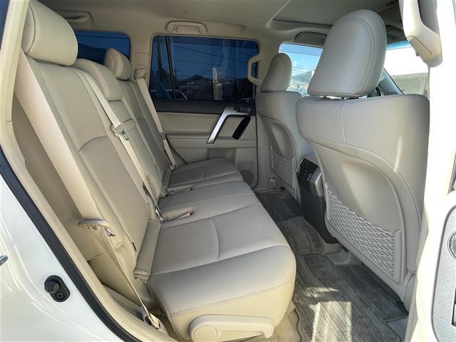 ランドクルーザープラド TX Lパッケージ マットブラックエディション 純正ディスプレイオーディオ Bluetooth HDMI AM FM パワーシート シートヒーター ベンチレーション 衝突軽減ブレーキ オートハイビーム LEDヘッドライト レザーシート ETC2.0(24枚目)