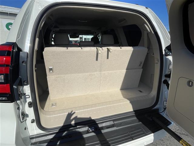 ランドクルーザープラド TX Lパッケージ マットブラックエディション 純正ディスプレイオーディオ Bluetooth HDMI AM FM パワーシート シートヒーター ベンチレーション 衝突軽減ブレーキ オートハイビーム LEDヘッドライト レザーシート ETC2.0(26枚目)