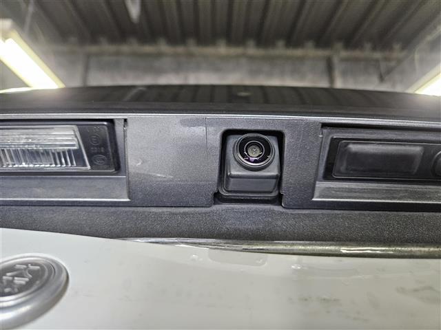 キックス Ｘ　ツートーンインテリアエディション　ワンオーナー　純正ナビ　フルセグ　バックカメラ　アラウンドビューモニター　ビルトインＥＴＣ　ドラレコ　セーフティアシスト　革巻きステアリング　シートヒーター　シルバールーフレール　禁煙車（6枚目）