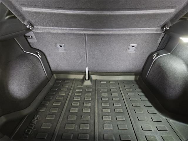 キックス Ｘ　ツートーンインテリアエディション　ワンオーナー　純正ナビ　フルセグ　バックカメラ　アラウンドビューモニター　ビルトインＥＴＣ　ドラレコ　セーフティアシスト　革巻きステアリング　シートヒーター　シルバールーフレール　禁煙車（10枚目）