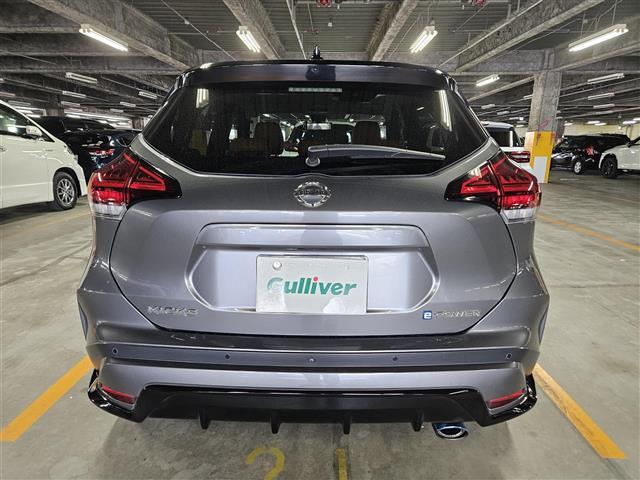 キックス Ｘ　ツートーンインテリアエディション　ワンオーナー　純正ナビ　フルセグ　バックカメラ　アラウンドビューモニター　ビルトインＥＴＣ　ドラレコ　セーフティアシスト　革巻きステアリング　シートヒーター　シルバールーフレール　禁煙車（13枚目）