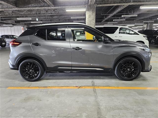 キックス Ｘ　ツートーンインテリアエディション　ワンオーナー　純正ナビ　フルセグ　バックカメラ　アラウンドビューモニター　ビルトインＥＴＣ　ドラレコ　セーフティアシスト　革巻きステアリング　シートヒーター　シルバールーフレール　禁煙車（14枚目）