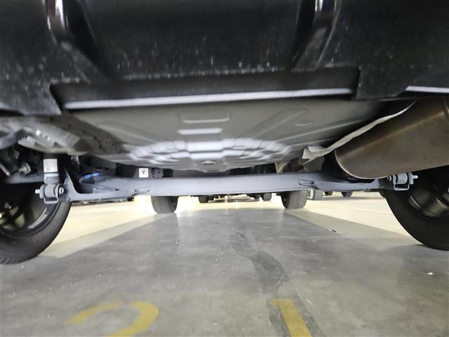 キックス Ｘ　ツートーンインテリアエディション　ワンオーナー　純正ナビ　フルセグ　バックカメラ　アラウンドビューモニター　ビルトインＥＴＣ　ドラレコ　セーフティアシスト　革巻きステアリング　シートヒーター　シルバールーフレール　禁煙車（39枚目）