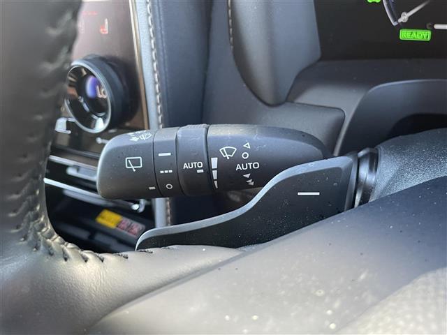 アルファードハイブリッド Ｚ　純正ナビ　フルセグＴＶ　Ｂｌｕｅｔｏｏｔｈ　左右独立ムーンルーフ　モデリスタエアロ　モデリスタホイール　パワーバックドア　両側パワースライドドア　前後ドライブレコーダー　置くだけ充電　シートヒーター（10枚目）