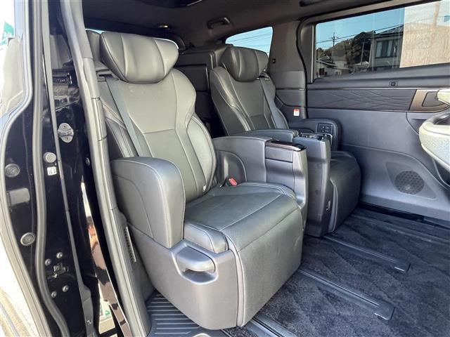 アルファードハイブリッド Ｚ　純正ナビ　フルセグＴＶ　Ｂｌｕｅｔｏｏｔｈ　左右独立ムーンルーフ　モデリスタエアロ　モデリスタホイール　パワーバックドア　両側パワースライドドア　前後ドライブレコーダー　置くだけ充電　シートヒーター（24枚目）