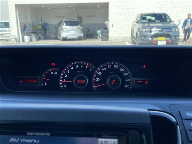 ヴォクシー ＺＳ　Ｇ’ｓ　社外ナビ　フルセグＴＶ　バックカメラ　両側パワースライドドア　サンルーフ　ＥＴＣ　パドルシフト　オートライト　オートエアコン　電格ミラー　スマートキー　スペアキー　プッシュスタート　パワーステアリング（5枚目）