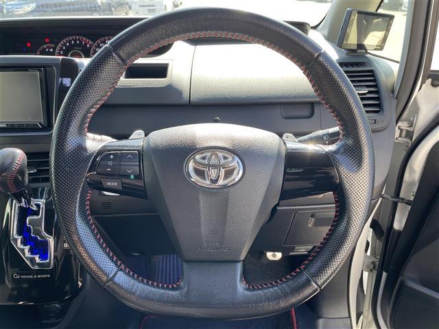 ヴォクシー ＺＳ　Ｇ’ｓ　社外ナビ　フルセグＴＶ　バックカメラ　両側パワースライドドア　サンルーフ　ＥＴＣ　パドルシフト　オートライト　オートエアコン　電格ミラー　スマートキー　スペアキー　プッシュスタート　パワーステアリング（6枚目）