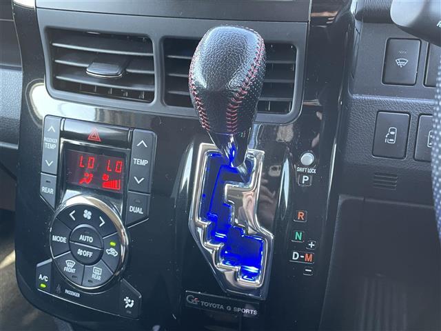 ヴォクシー ＺＳ　Ｇ’ｓ　社外ナビ　フルセグＴＶ　バックカメラ　両側パワースライドドア　サンルーフ　ＥＴＣ　パドルシフト　オートライト　オートエアコン　電格ミラー　スマートキー　スペアキー　プッシュスタート　パワーステアリング（10枚目）