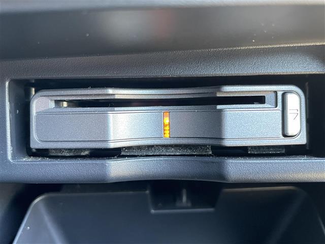 ヴォクシー ＺＳ　Ｇ’ｓ　社外ナビ　フルセグＴＶ　バックカメラ　両側パワースライドドア　サンルーフ　ＥＴＣ　パドルシフト　オートライト　オートエアコン　電格ミラー　スマートキー　スペアキー　プッシュスタート　パワーステアリング（12枚目）