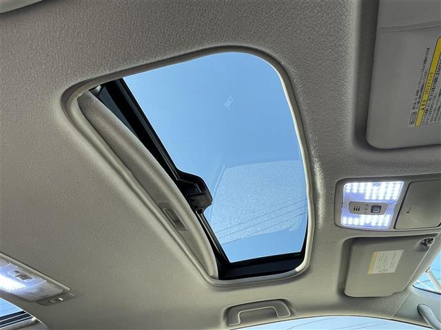 ヴォクシー ＺＳ　Ｇ’ｓ　社外ナビ　フルセグＴＶ　バックカメラ　両側パワースライドドア　サンルーフ　ＥＴＣ　パドルシフト　オートライト　オートエアコン　電格ミラー　スマートキー　スペアキー　プッシュスタート　パワーステアリング（17枚目）