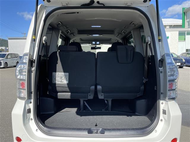ヴォクシー ＺＳ　Ｇ’ｓ　社外ナビ　フルセグＴＶ　バックカメラ　両側パワースライドドア　サンルーフ　ＥＴＣ　パドルシフト　オートライト　オートエアコン　電格ミラー　スマートキー　スペアキー　プッシュスタート　パワーステアリング（23枚目）