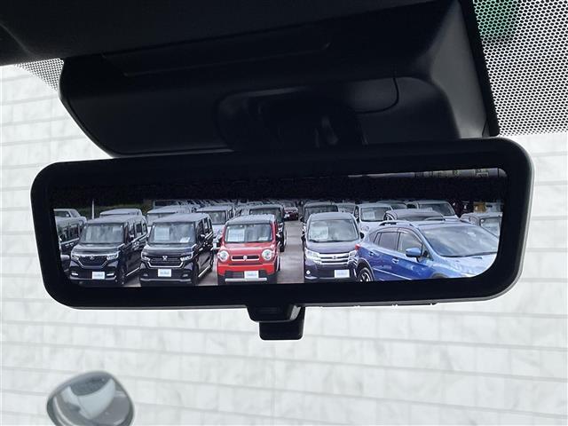 ハイエースバン スーパーＧＬ　ダーク　プライムＩＩ　プッシュスタート　ドライブレコーダー　バックカメラ　パワーステアリング　パワーウィンドウ　ハーフレザーシート　オートライト　純正アルミホイール　純正ＬＥＤヘッドライト　オートライト　盗難防止装置（13枚目）