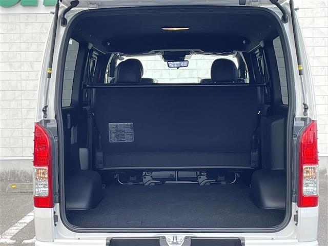 ハイエースバン スーパーＧＬ　ダーク　プライムＩＩ　プッシュスタート　ドライブレコーダー　バックカメラ　パワーステアリング　パワーウィンドウ　ハーフレザーシート　オートライト　純正アルミホイール　純正ＬＥＤヘッドライト　オートライト　盗難防止装置（36枚目）