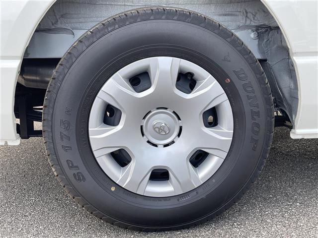 ハイエースバン スーパーＧＬ　ダーク　プライムＩＩ　プッシュスタート　ドライブレコーダー　バックカメラ　パワーステアリング　パワーウィンドウ　ハーフレザーシート　オートライト　純正アルミホイール　純正ＬＥＤヘッドライト　オートライト　盗難防止装置（39枚目）