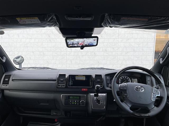 ハイエースバン スーパーＧＬ　ダーク　プライムＩＩ　プッシュスタート　ドライブレコーダー　バックカメラ　パワーステアリング　パワーウィンドウ　ハーフレザーシート　オートライト　純正アルミホイール　純正ＬＥＤヘッドライト　オートライト　盗難防止装置（42枚目）