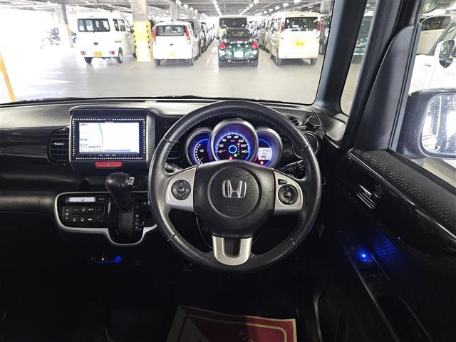 N-BOX G・ターボパッケージ 社外ナビ フルセグ バックカメラ 後席用モニター ETC 両側パワスラ キノセンヘッドランプ オートライト クルコン パドルシフト オートエアコン プッシュエンジンスタート スマートキー 禁煙車(2枚目)