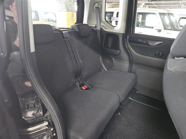 N-BOX G・ターボパッケージ 社外ナビ フルセグ バックカメラ 後席用モニター ETC 両側パワスラ キノセンヘッドランプ オートライト クルコン パドルシフト オートエアコン プッシュエンジンスタート スマートキー 禁煙車(9枚目)