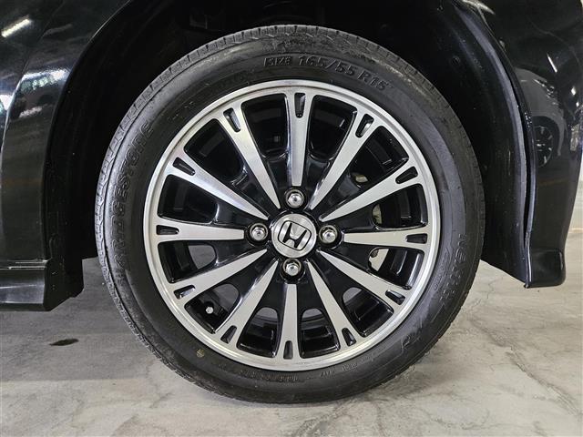 N-BOX G・ターボパッケージ 社外ナビ フルセグ バックカメラ 後席用モニター ETC 両側パワスラ キノセンヘッドランプ オートライト クルコン パドルシフト オートエアコン プッシュエンジンスタート スマートキー 禁煙車(15枚目)