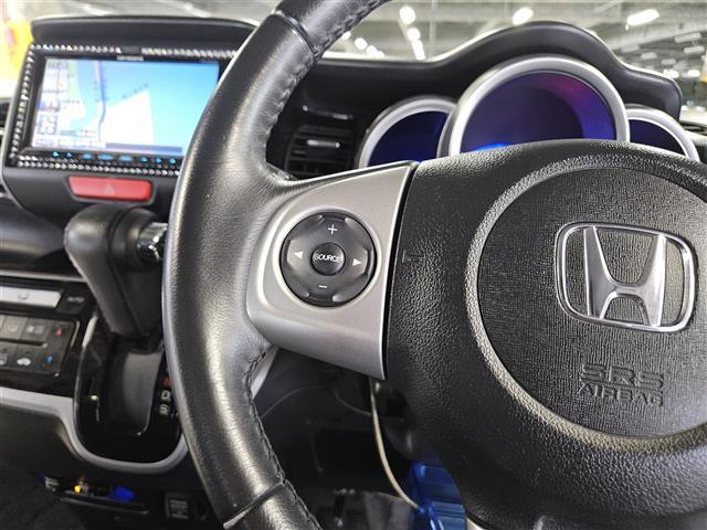 N-BOX G・ターボパッケージ 社外ナビ フルセグ バックカメラ 後席用モニター ETC 両側パワスラ キノセンヘッドランプ オートライト クルコン パドルシフト オートエアコン プッシュエンジンスタート スマートキー 禁煙車(18枚目)