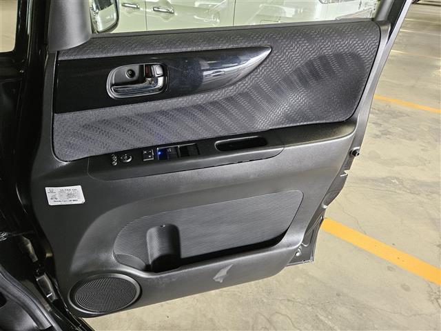 N-BOX G・ターボパッケージ 社外ナビ フルセグ バックカメラ 後席用モニター ETC 両側パワスラ キノセンヘッドランプ オートライト クルコン パドルシフト オートエアコン プッシュエンジンスタート スマートキー 禁煙車(26枚目)