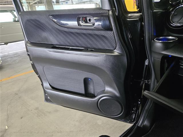 N-BOX G・ターボパッケージ 社外ナビ フルセグ バックカメラ 後席用モニター ETC 両側パワスラ キノセンヘッドランプ オートライト クルコン パドルシフト オートエアコン プッシュエンジンスタート スマートキー 禁煙車(27枚目)