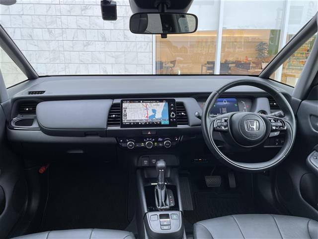 フィット ｅ：ＨＥＶリュクス　ワンオーナー　純正ナビ　アラウンドビューモニター　ドライブレコーダー　ＥＴＣ２．０　レーダークルーズコントロール　シートヒーター　ハンドルヒーター　オートライト　電格ミラー　スマートキー（42枚目）