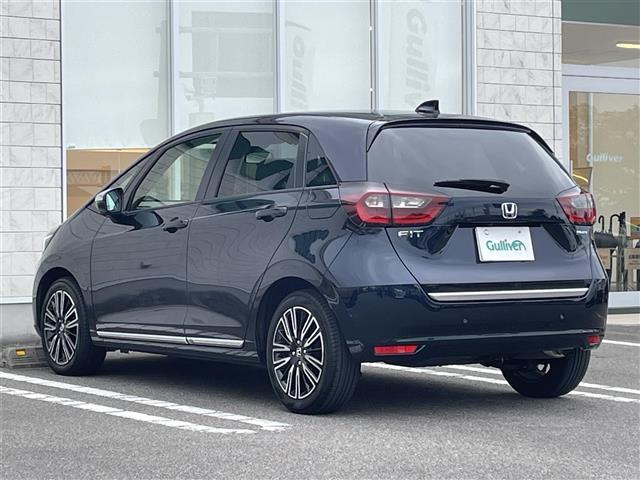 フィット ｅ：ＨＥＶリュクス　ワンオーナー　純正ナビ　アラウンドビューモニター　ドライブレコーダー　ＥＴＣ２．０　レーダークルーズコントロール　シートヒーター　ハンドルヒーター　オートライト　電格ミラー　スマートキー（43枚目）