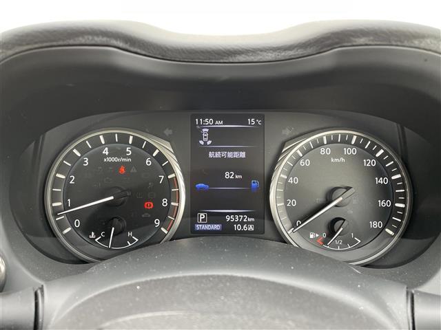 スカイライン ４００Ｒ　純正ナビ　アラウンドビューカメラ　ＥＴＣ　ドライブレコーダー　パドルシフト　レーダークルーズコントロール　プロパイロット　オートライト　パワーシート　オットマン　シートヒーター　スマートキー（5枚目）