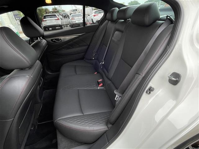 スカイライン ４００Ｒ　純正ナビ　アラウンドビューカメラ　ＥＴＣ　ドライブレコーダー　パドルシフト　レーダークルーズコントロール　プロパイロット　オートライト　パワーシート　オットマン　シートヒーター　スマートキー（22枚目）