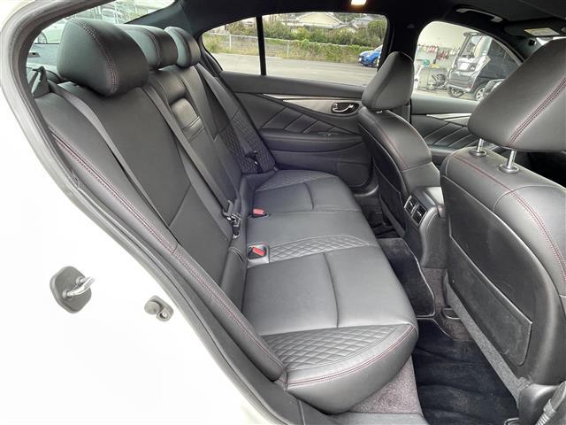 スカイライン ４００Ｒ　純正ナビ　アラウンドビューカメラ　ＥＴＣ　ドライブレコーダー　パドルシフト　レーダークルーズコントロール　プロパイロット　オートライト　パワーシート　オットマン　シートヒーター　スマートキー（24枚目）