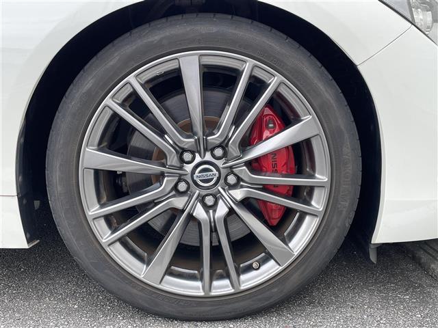 スカイライン ４００Ｒ　純正ナビ　アラウンドビューカメラ　ＥＴＣ　ドライブレコーダー　パドルシフト　レーダークルーズコントロール　プロパイロット　オートライト　パワーシート　オットマン　シートヒーター　スマートキー（38枚目）