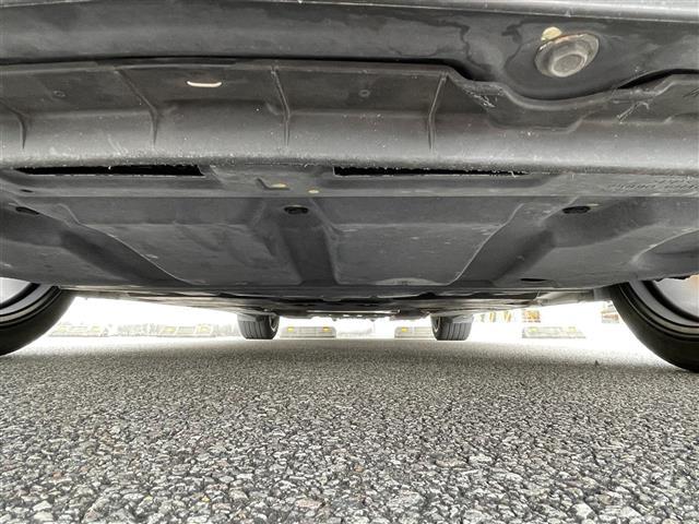 スカイライン ４００Ｒ　純正ナビ　アラウンドビューカメラ　ＥＴＣ　ドライブレコーダー　パドルシフト　レーダークルーズコントロール　プロパイロット　オートライト　パワーシート　オットマン　シートヒーター　スマートキー（40枚目）