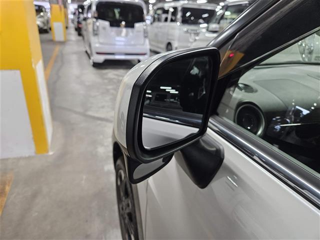 ピクシスジョイ Ｃ　Ｇ　ＳＡＩＩＩ　プライムコレクション　禁煙車　バックカメラ　ドラレコ　エマブレ　車線逸脱警報　ＬＥＤヘッドランプ　オートライト　革巻きステアリング　合皮シート　前席シートヒーター　純正１８インチＡＷ　スマートキー　エンジンスイッチ（32枚目）