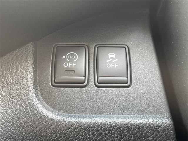 セレナ ライダー　純正７インチナビ　ＡＭ　ＦＭ　ＣＤ　ＤＶＤ　ＴＶ　ＢＴ　バックカメラ　両側パワースライドドア　ＥＴＣ車載器　アイドリングストップ　電動格納ミラー　スマートキー　ウィンカーミラー　ディスチャージライト（17枚目）