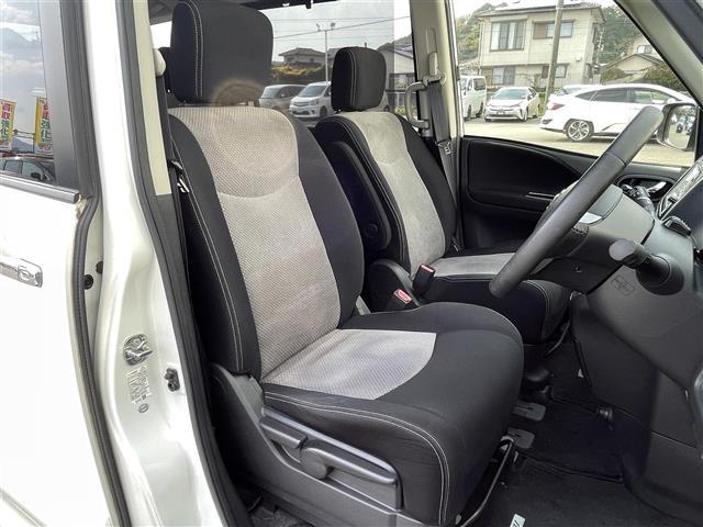 セレナ ライダー　純正７インチナビ　ＡＭ　ＦＭ　ＣＤ　ＤＶＤ　ＴＶ　ＢＴ　バックカメラ　両側パワースライドドア　ＥＴＣ車載器　アイドリングストップ　電動格納ミラー　スマートキー　ウィンカーミラー　ディスチャージライト（22枚目）