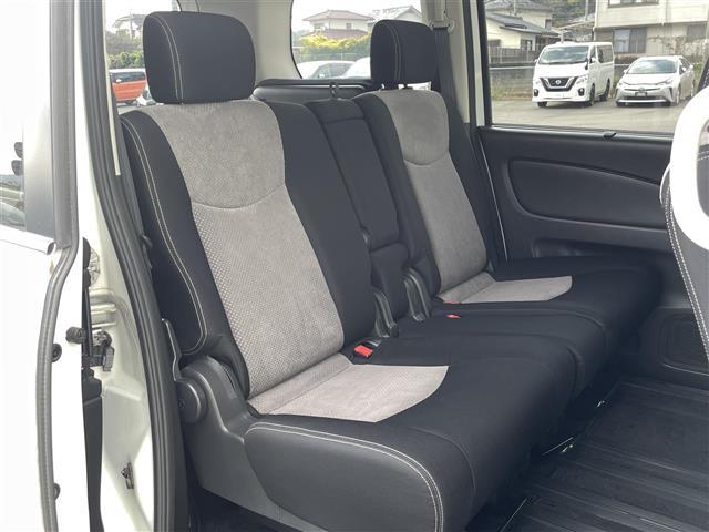 セレナ ライダー　純正７インチナビ　ＡＭ　ＦＭ　ＣＤ　ＤＶＤ　ＴＶ　ＢＴ　バックカメラ　両側パワースライドドア　ＥＴＣ車載器　アイドリングストップ　電動格納ミラー　スマートキー　ウィンカーミラー　ディスチャージライト（25枚目）