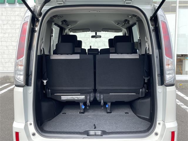 セレナ ライダー　純正７インチナビ　ＡＭ　ＦＭ　ＣＤ　ＤＶＤ　ＴＶ　ＢＴ　バックカメラ　両側パワースライドドア　ＥＴＣ車載器　アイドリングストップ　電動格納ミラー　スマートキー　ウィンカーミラー　ディスチャージライト（27枚目）