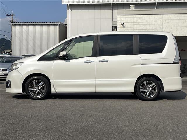 セレナ ライダー　純正７インチナビ　ＡＭ　ＦＭ　ＣＤ　ＤＶＤ　ＴＶ　ＢＴ　バックカメラ　両側パワースライドドア　ＥＴＣ車載器　アイドリングストップ　電動格納ミラー　スマートキー　ウィンカーミラー　ディスチャージライト（36枚目）