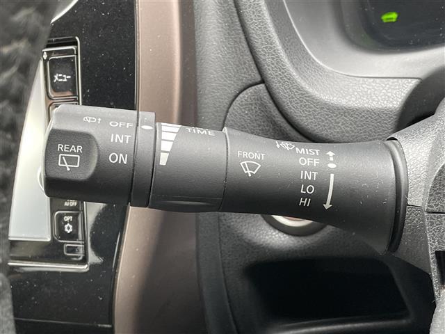 ノート ｅ－パワー　メダリスト　純正ナビ　バックカメラ　ハイブリット車　アイドリングストップ　プッシュスタート　パワーステアリング　パワーウィンドウ　パーキングアシスト　純正ＬＥＤヘッドライト　禁煙車　スマートキー　ハーフレザー（7枚目）