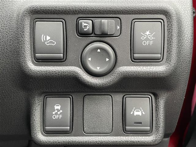 ノート ｅ－パワー　メダリスト　純正ナビ　バックカメラ　ハイブリット車　アイドリングストップ　プッシュスタート　パワーステアリング　パワーウィンドウ　パーキングアシスト　純正ＬＥＤヘッドライト　禁煙車　スマートキー　ハーフレザー（13枚目）