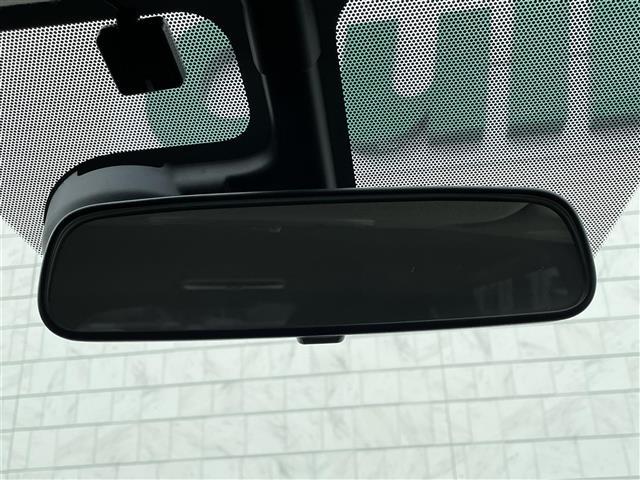 ノート ｅ－パワー　メダリスト　純正ナビ　バックカメラ　ハイブリット車　アイドリングストップ　プッシュスタート　パワーステアリング　パワーウィンドウ　パーキングアシスト　純正ＬＥＤヘッドライト　禁煙車　スマートキー　ハーフレザー（14枚目）