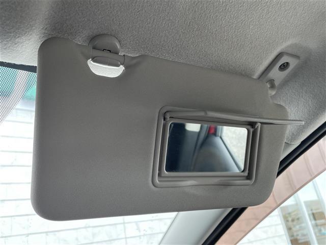 ノート ｅ－パワー　メダリスト　純正ナビ　バックカメラ　ハイブリット車　アイドリングストップ　プッシュスタート　パワーステアリング　パワーウィンドウ　パーキングアシスト　純正ＬＥＤヘッドライト　禁煙車　スマートキー　ハーフレザー（15枚目）