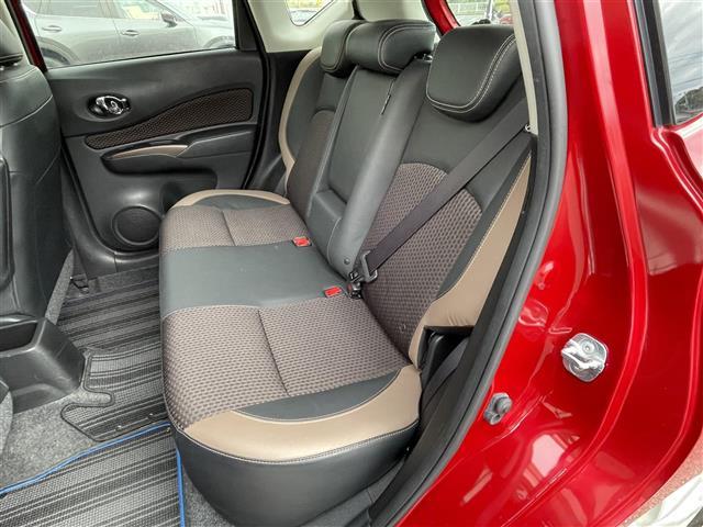 ノート ｅ－パワー　メダリスト　純正ナビ　バックカメラ　ハイブリット車　アイドリングストップ　プッシュスタート　パワーステアリング　パワーウィンドウ　パーキングアシスト　純正ＬＥＤヘッドライト　禁煙車　スマートキー　ハーフレザー（19枚目）