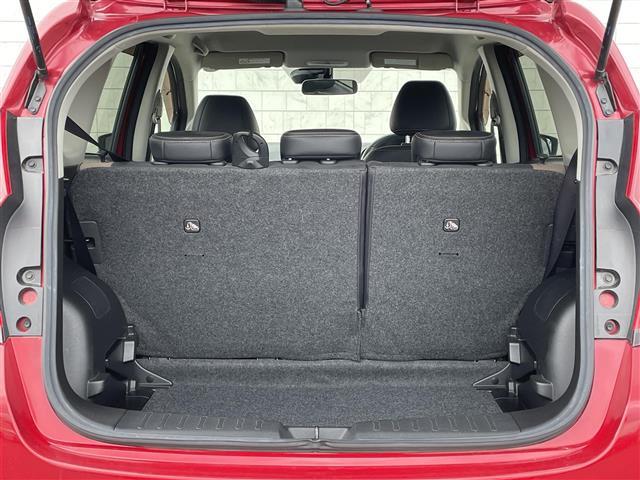 ノート ｅ－パワー　メダリスト　純正ナビ　バックカメラ　ハイブリット車　アイドリングストップ　プッシュスタート　パワーステアリング　パワーウィンドウ　パーキングアシスト　純正ＬＥＤヘッドライト　禁煙車　スマートキー　ハーフレザー（20枚目）