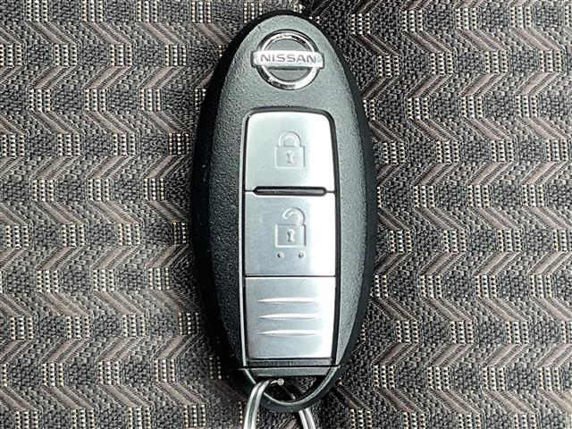 ノート ｅ－パワー　メダリスト　純正ナビ　バックカメラ　ハイブリット車　アイドリングストップ　プッシュスタート　パワーステアリング　パワーウィンドウ　パーキングアシスト　純正ＬＥＤヘッドライト　禁煙車　スマートキー　ハーフレザー（41枚目）