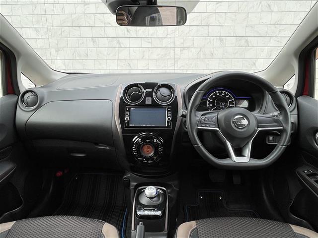 ノート ｅ－パワー　メダリスト　純正ナビ　バックカメラ　ハイブリット車　アイドリングストップ　プッシュスタート　パワーステアリング　パワーウィンドウ　パーキングアシスト　純正ＬＥＤヘッドライト　禁煙車　スマートキー　ハーフレザー（42枚目）