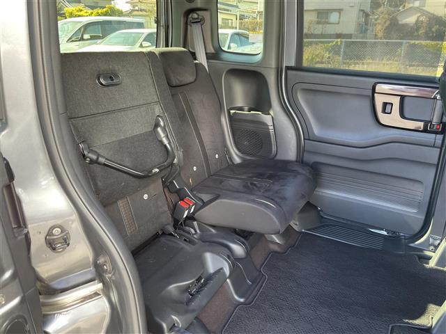 N-BOXカスタム G・Lホンダセンシング 純正SDナビ(CD/DVD/AM/FM/BT)フルセグTV バックカメラ ステアリングスイッチ レーダークルーズコントロール 左側パワースライドドア 横滑り防止機能 車線逸脱警報機能(15枚目)