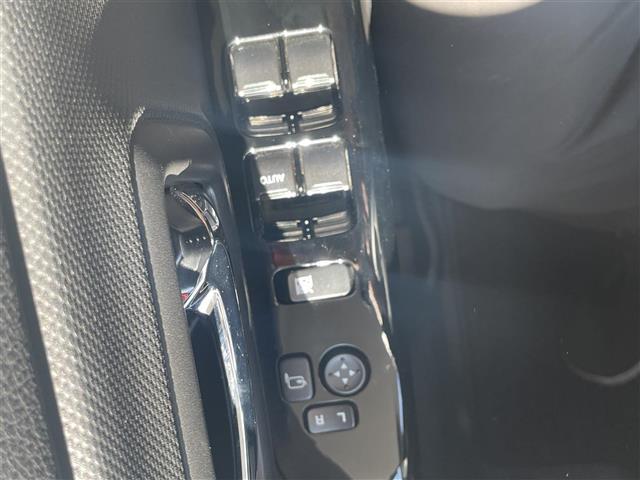 スペーシアカスタム ハイブリッドＸＳターボ　純正フルセグナビ　アイドリングストップ　プッシュスタート　パワーステアリング　パワーウィンドウ　ハイブリット車　ターボ車　ＭＴモード付ＡＴ　クルーズコントロール　バックカメラ　純正フロアマット　ＥＴＣ（28枚目）