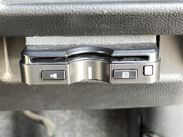 ワゴンRスティングレー ハイブリッドX 社外KENWOODナビ ヘッドアップディスプレイ ETC 衝突軽減ブレーキ シAM FM CD DVD BT シートヒーター TV ステアリングスイッチ 純正アルミホイール オートエアコン プッシュ(17枚目)