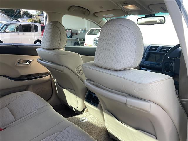 クラウンハイブリッド スタンダードパッケージ　メーカーナビゲーション　バックカメラ　パワーシート　クルーズコントロール　ＥＴＣ車載器　ＨＩＤヘッドライト　スマートキー　プッシュスタート　純正アルミホイール　ＡＭ　ＦＭ　ＣＤ　ＤＶＤ　ＨＤＤ（31枚目）